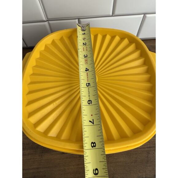 Vtg Yellow Tupperware Servalier 8" Square Bowl 1970's - Picture 7 of 8
